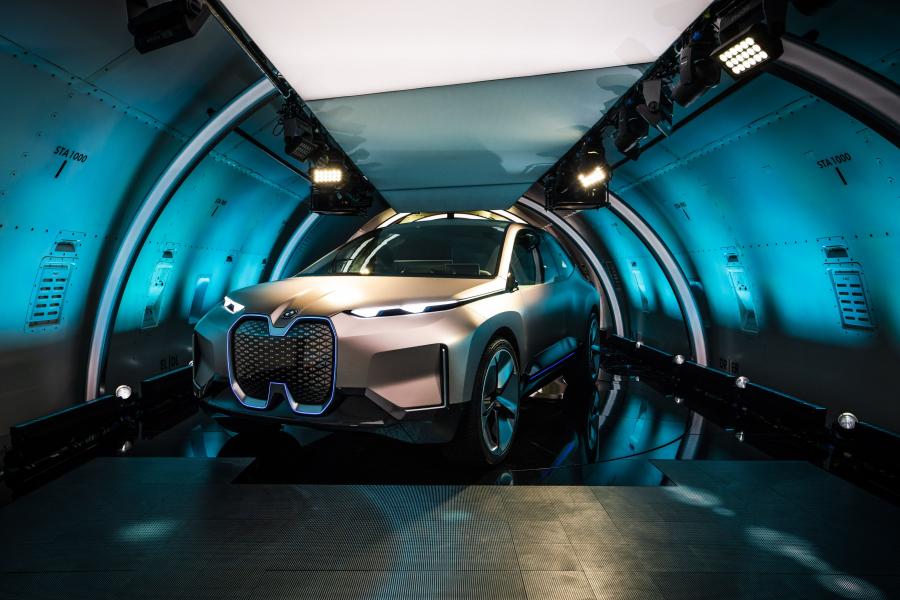  BMW Vision iNEXT 2018 года  (фото 64 из 128)